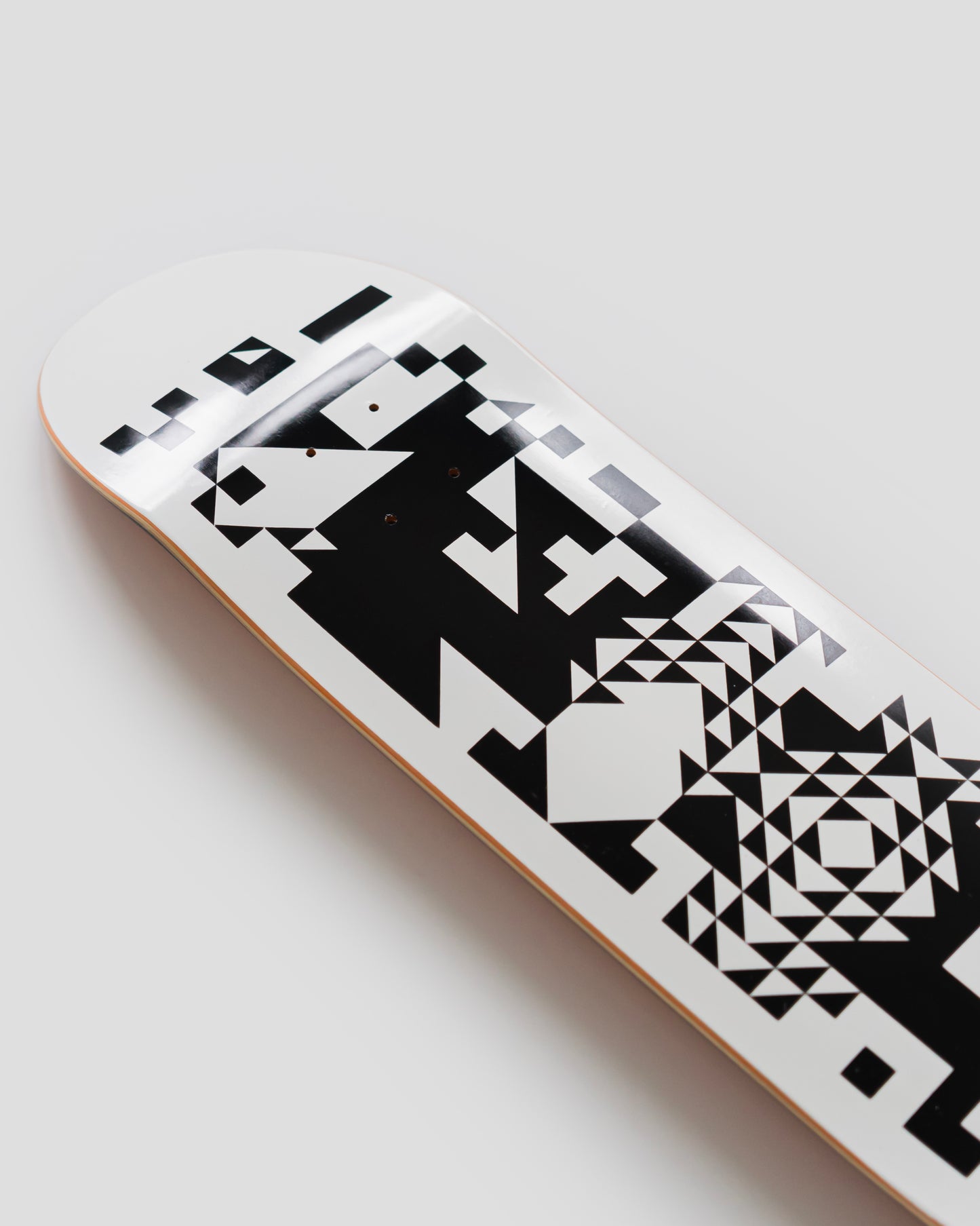 Logo 15 Deck