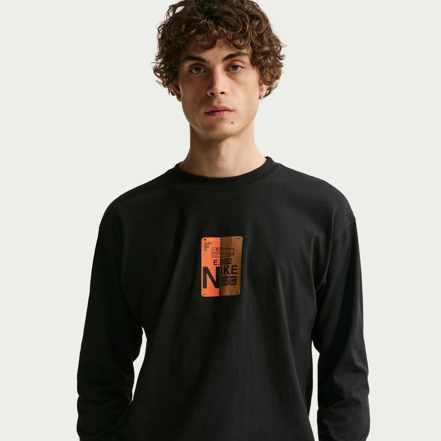 Nike SB Muni Pass Long-Sleeve Loose Skate T-Shirt
